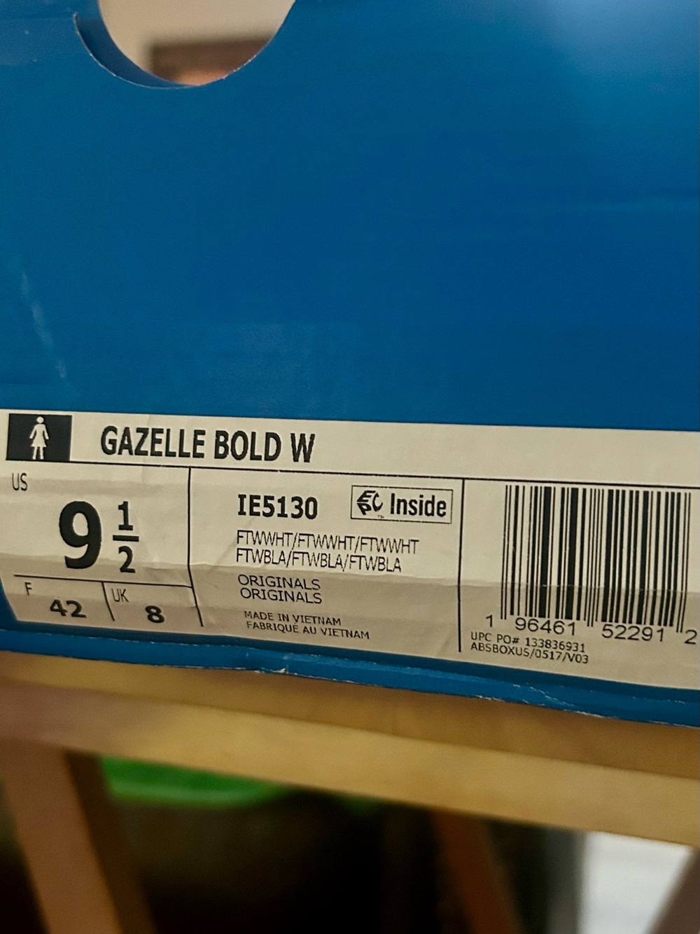 NIB Women’s size 9.5 Adidas Gazelle Bold. - Picture 2 of 6